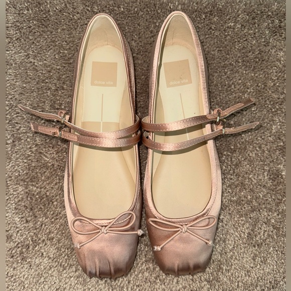 Dolce Vita Gibsen Ballet Flats in Blush Satin Size 8.5 - Picture 2 of 4